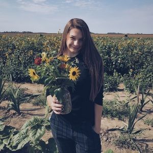 Meet your Posher, Hailey